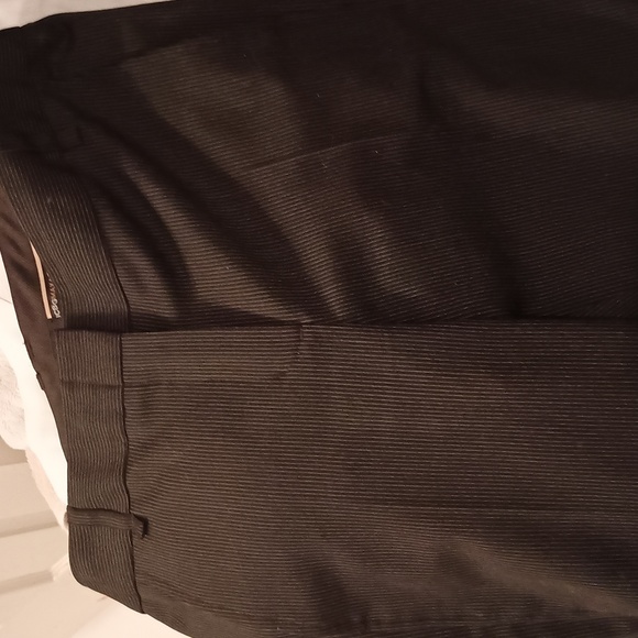 Suit - Picture 7 of 8